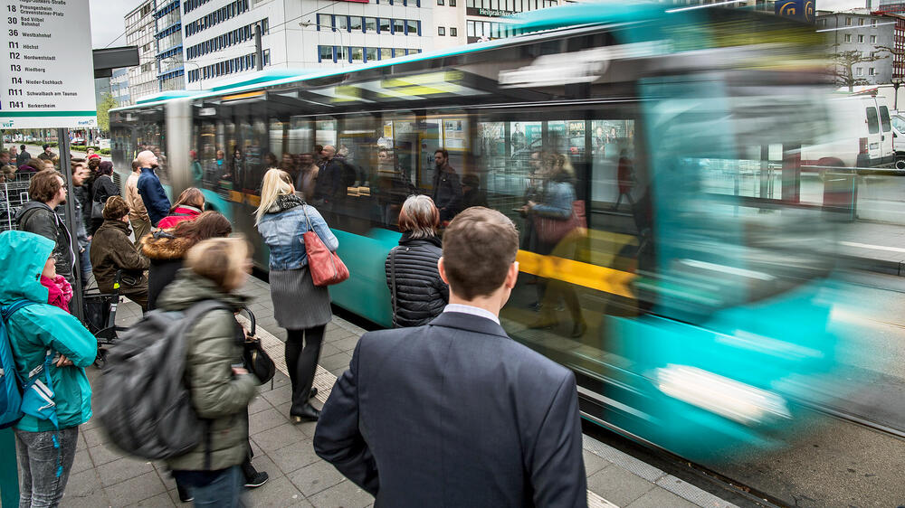 Weniger auf den Bus warten. Quelle: dpa Picture-Alliance 