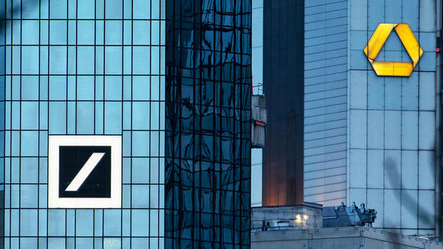 Deutsche Bank und Commerzbank: Fusion könnte die Banken stärken Quelle: dpa