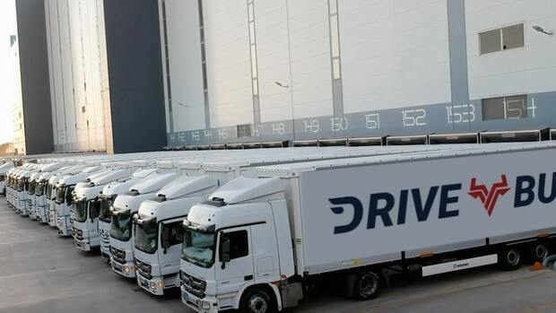 SPEDITION DRIVEBULL - IHR EXPERTE FÜR TRANSPORTE & LOGISTIK // Weiterer Text über ots und www.presseportal.de/nr/172894 / Die Verwendung dieses Bildes für redaktionelle Zwecke ist unter Beachtung aller mitgeteilten Nutzungsbedingungen zulässig und dann auch honorarfrei. Veröffentlichung ausschließlich mit Bildrechte-Hinweis. Quelle: Drivebull Spedition & Logistic G