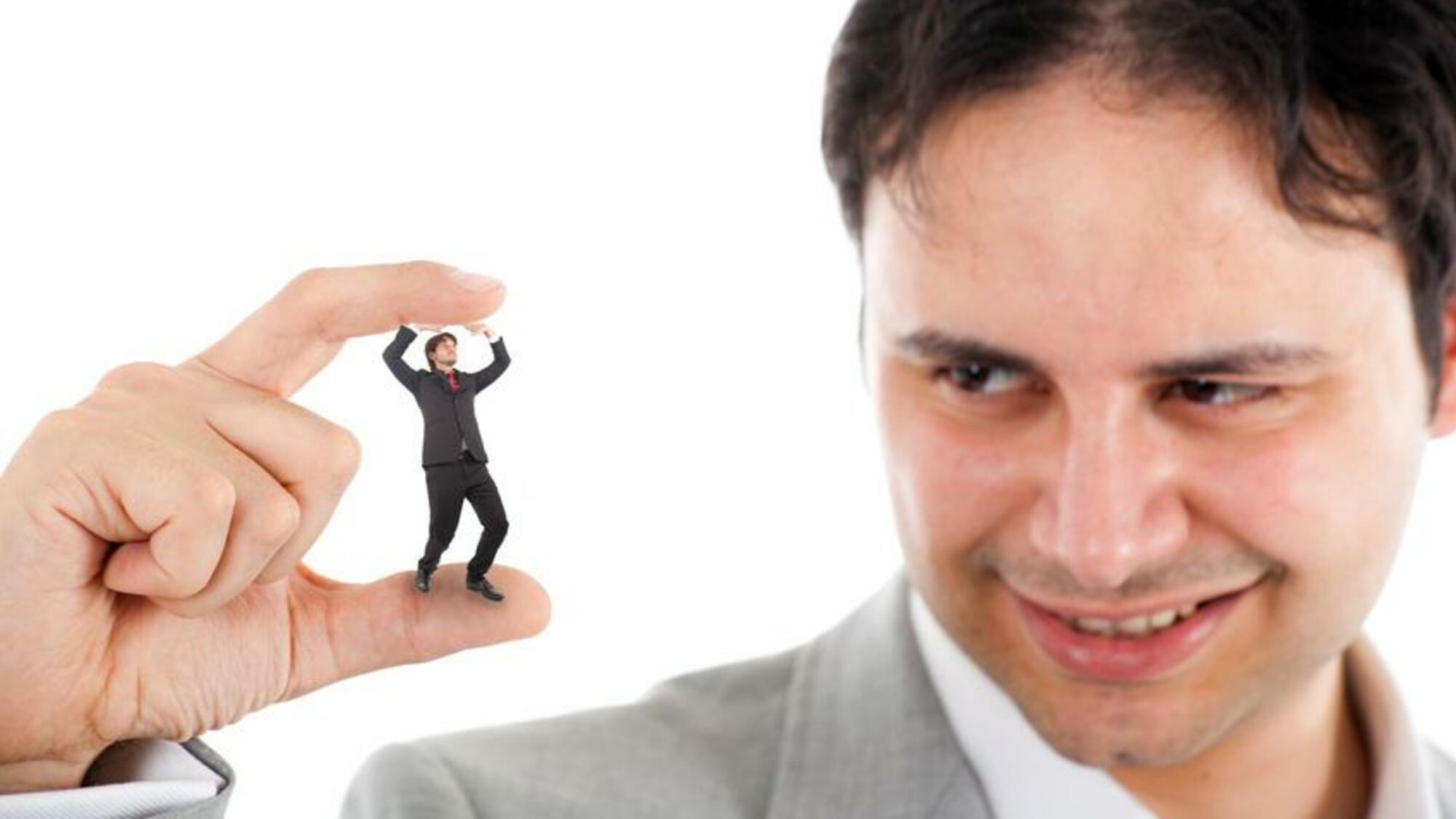 Человечек. Преимущества фирмы перед конкурентами. Преимущество над ним. Плюсы и минусы иллюстрация. Достоинство картинки.