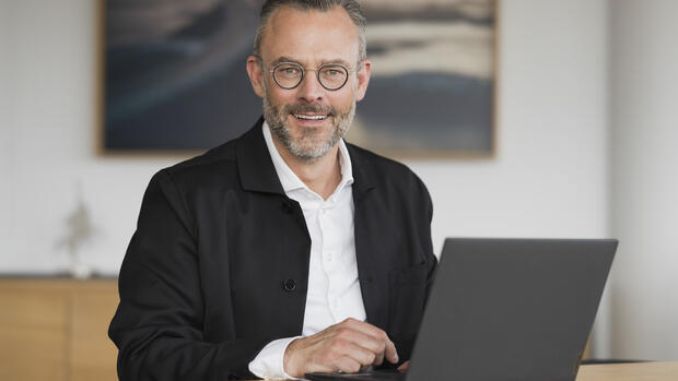Karl Matthäus Schmidt, Vorstandsvorsitzender der Quirin Privatbank AG und Gründer von quirion // Weiterer Text über ots und www.presseportal.de/nr/63861 / Die Verwendung dieses Bildes für redaktionelle Zwecke ist unter Beachtung aller mitgeteilten Nutzungsbedingungen zulässig und dann auch honorarfrei. Veröffentlichung ausschließlich mit Bildrechte-Hinweis. Quelle: Quirin Privatbank AG/Sven Serkis