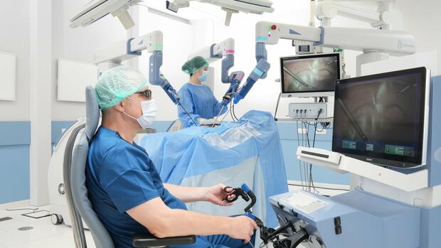 KARL STORZ und Asensus bündeln ihre Kräfte, um die Entwicklung innovativer und robotergestützter Lösungen für die Chirurgie voranzutreiben. // Weiterer Text über ots und www.presseportal.de/nr/175967 / Die Verwendung dieses Bildes für redaktionelle Zwecke ist unter Beachtung aller mitgeteilten Nutzungsbedingungen zulässig und dann auch honorarfrei. Veröffentlichung ausschließlich mit Bildrechte-Hinweis. Quelle: KARL STORZ SE & Co. KG/Quelle: Asensus