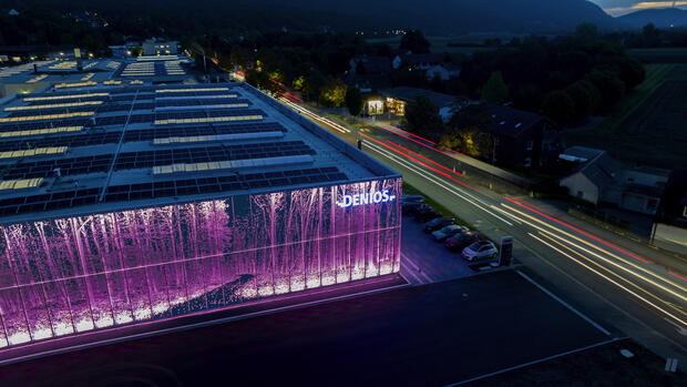 Innovationsstandort mit Weitblick: Vom Hauptsitz in Bad Oeynhausen aus treibt DENIOS den globalen Fortschritt in Sachen Gefahrstofflagerung und Arbeitssicherheit voran // Weiterer Text über ots und www.presseportal.de/nr/175401 / Die Verwendung dieses Bildes für redaktionelle Zwecke ist unter Beachtung aller mitgeteilten Nutzungsbedingungen zulässig und dann auch honorarfrei. Veröffentlichung ausschließlich mit Bildrechte-Hinweis. Quelle: DENIOS SE/Jaroslaw Siwinski