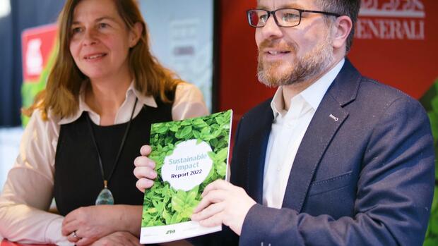 Prof. Dr. Petra Moog von der Universität Siegen und Dr. Sven Jung vom Handelsblatt Research Institute. Quelle: Generali