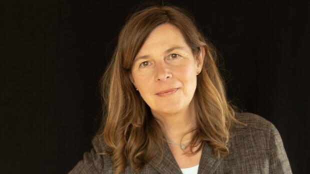 Prof. Dr. Petra Moog leitet seit April 2023 die School of Management und das Institut für Innovation und Entrepreneurship an der Zürcher Hochschule für Angewandte Wissenschaften. Zuvor leitete sie den Lehrstuhl für Entrepreneurship & Family Business an der Universität Siegen. Moog ist Jurorin beim von WirtschaftsWoche und dem Versicherer Generali verliehenen Sustainable Impact Award. Quelle: Julia Ortmann