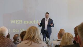 Digitalagentur1: Steuerberater in der Krise: Was tun, wenn kein qualifiziertes Personal mehr kommt? Experte Manuel Moucka liefert die Antwort