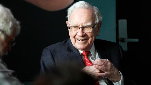 Warren Buffetts Investmentfirma Berkshire Hathaway besitzt nun Apple-Papiere im Wert von fast 252 Millionen Dollar. Quelle: AP